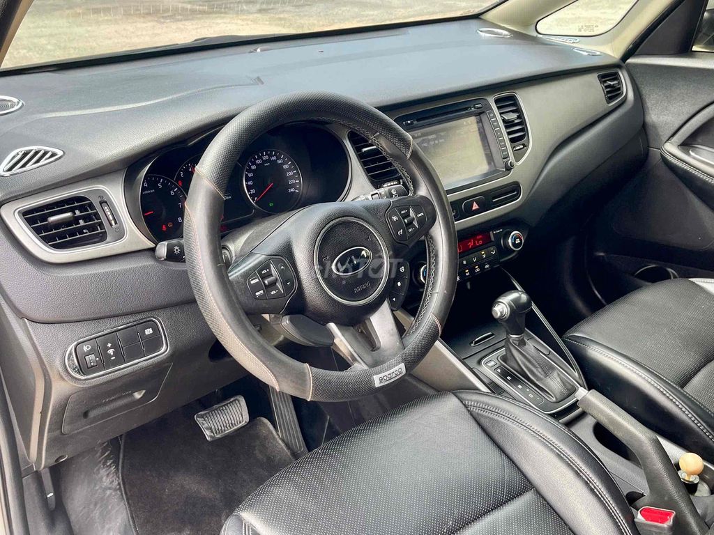 Kia Rondo Bạc 7 chỗ Số tự động. Mua bán Ô tô tại Quận Bình Tân Tp Hồ Chí Minh được đăng bởi Tài hình 9