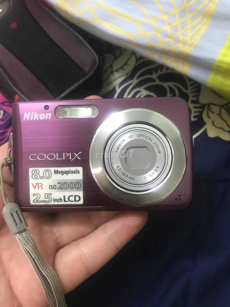 máy chụp hình nikon coolpix 8.0 megapixels bản 210