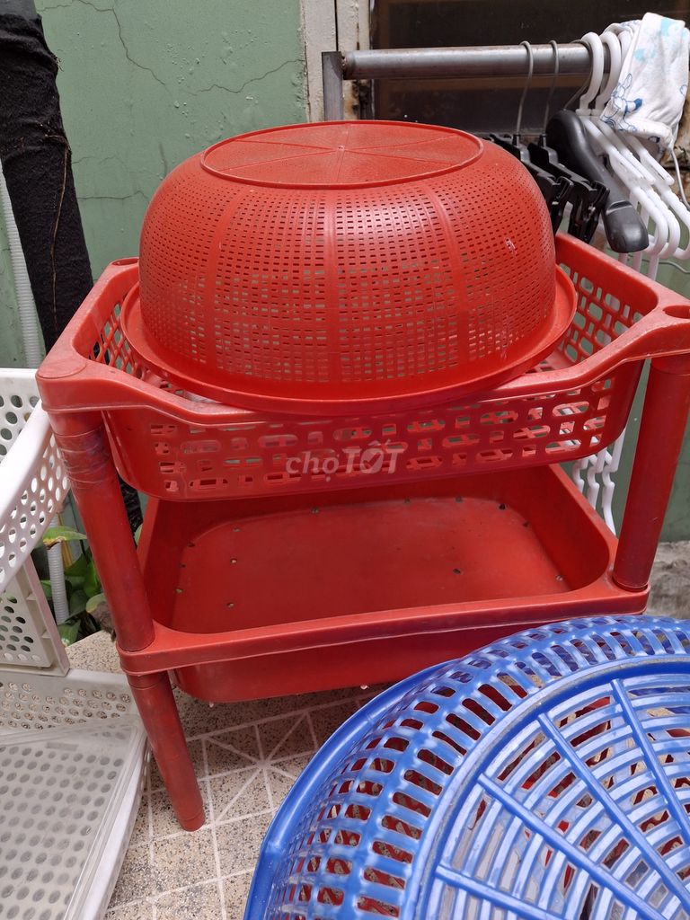 Kệ nhựa Đỏ dễ vệ sinh. Mua bán Tủ, kệ gia đình tại Quận Bình Tân Tp Hồ Chí Minh được đăng bởi Thanh Hương hình 1