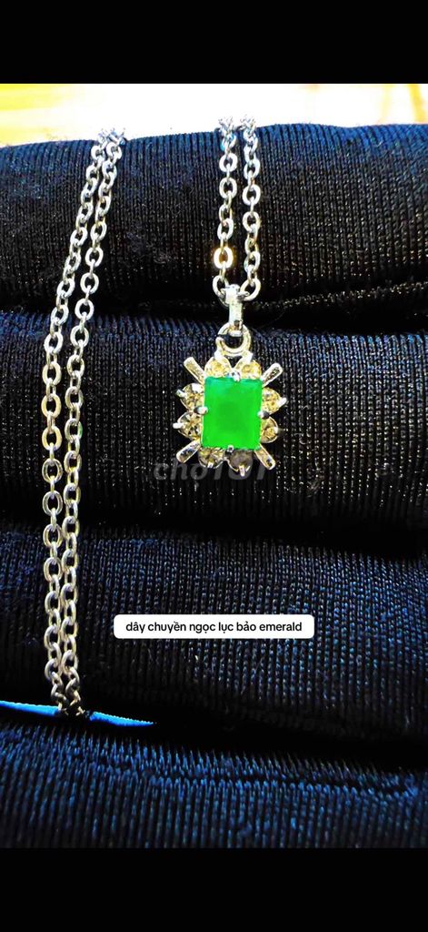 ngọc lục bảo emerald dây chuyền