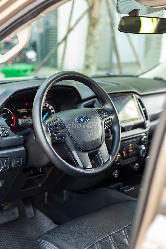 Ford Ranger XLS 4x2 AT 2022 Vàng cát 45000 km. Mua bán Ô tô tại Thành phố Thủ Đức Tp Hồ Chí Minh được đăng bởi H2T Auto hình 17