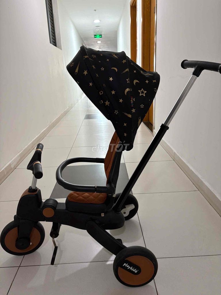 Xe đẩy 3 bánh Playkids Nâu đen. Mua bán Mẹ và bé tại Thành phố Thuận An Bình Dương được đăng bởi HDang hình 1