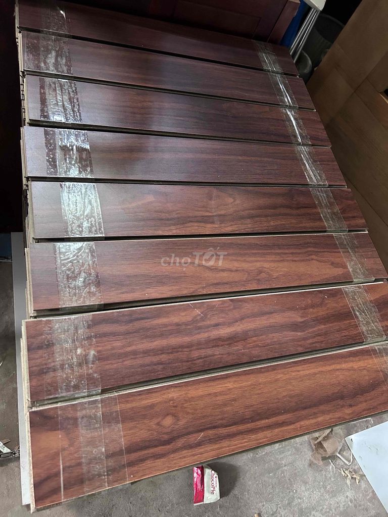 Sàn gỗ Charm Wood Đức 12mm Nâu. Mua bán Nội thất, đồ gia dụng khác tại Huyện Hoài Đức Hà Nội được đăng bởi Đồ cũ Nphong hình 1
