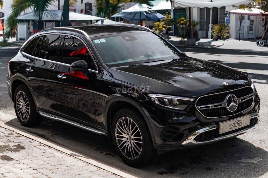 Mercedes GLC200 4matic 2023 17.000km. Mua bán Ô tô tại Quận 7 Tp Hồ Chí Minh được đăng bởi Nguyễn Lê Trung hình 2
