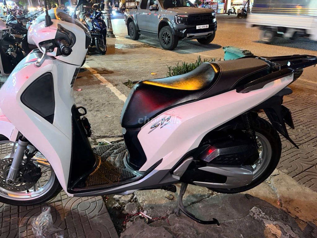 Honda SH cọp 125 abs 2019. Mua bán Xe máy tại Quận Hoàng Mai Hà Nội được đăng bởi Việt Thắng hình 4