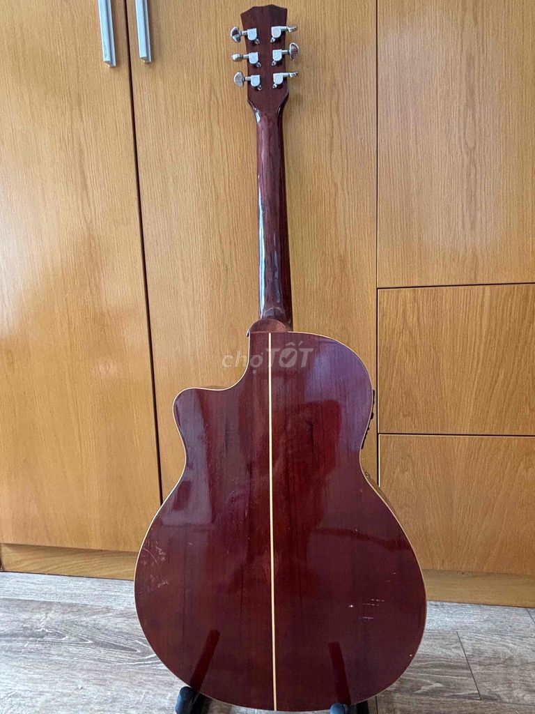 Guitar Acoustic MET-B12 like new