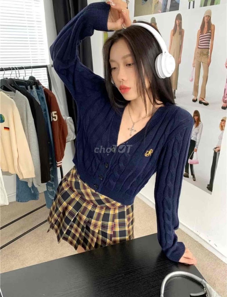 Áo nỉ dệt kim nữ size S xanh navy. Mua bán Quần áo tại Quận 4 Tp Hồ Chí Minh được đăng bởi pass đồ hình 1