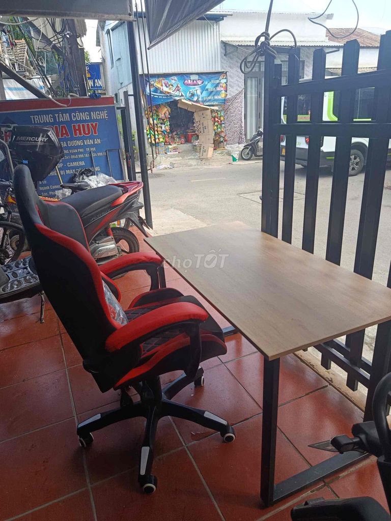 Bộ bàn ghế Gỗ, Kim loại Hiện đại. Mua bán Bàn ghế tại Thành phố Huế Thừa Thiên Huế được đăng bởi Phan gia huy hình 1