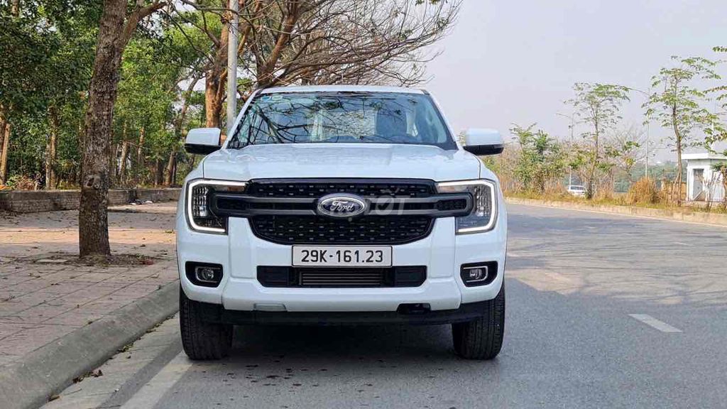 Ford Ranger 2024 XLS 2.0 4X2 AT - 2000 km như mới