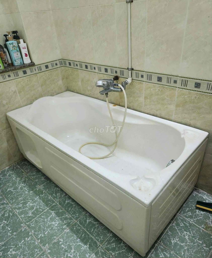 Bồn tắm Trắng 1m5x70cm. Mua bán Thiết bị vệ sinh, nhà tắm tại Quận Gò Vấp Tp Hồ Chí Minh được đăng bởi Thảo Uyên Nguyễn Thị hình 1