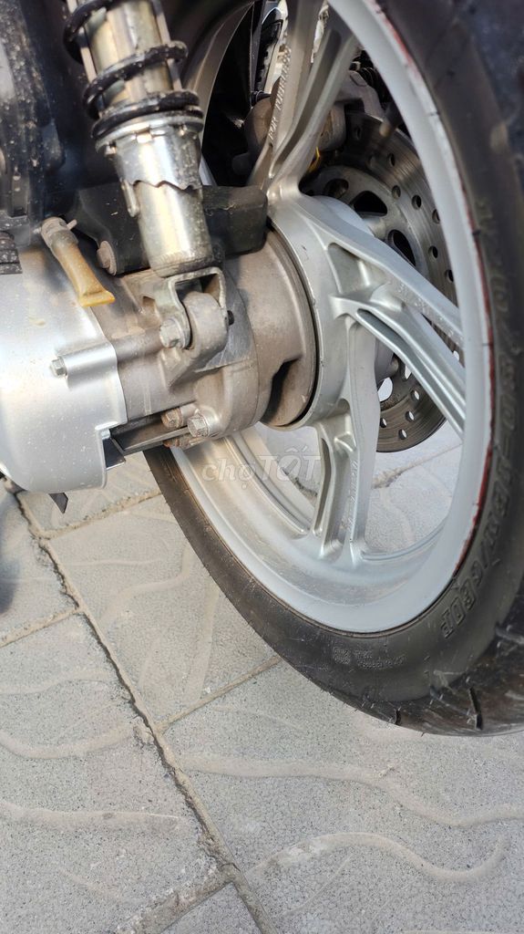 Xe Tay Ga SH 125 CBS 2018 màu đỏ. Mua bán Xe máy tại Quận Cầu Giấy Hà Nội được đăng bởi iMotorbike Hà Nội hình 10