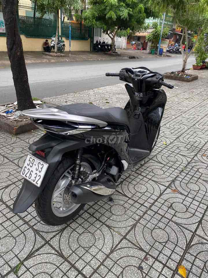 Хонда SH150 CBS 2022 черная 12000 км
