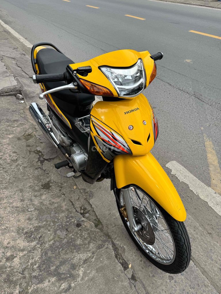 Honda Wave RS с красивым номером 7788