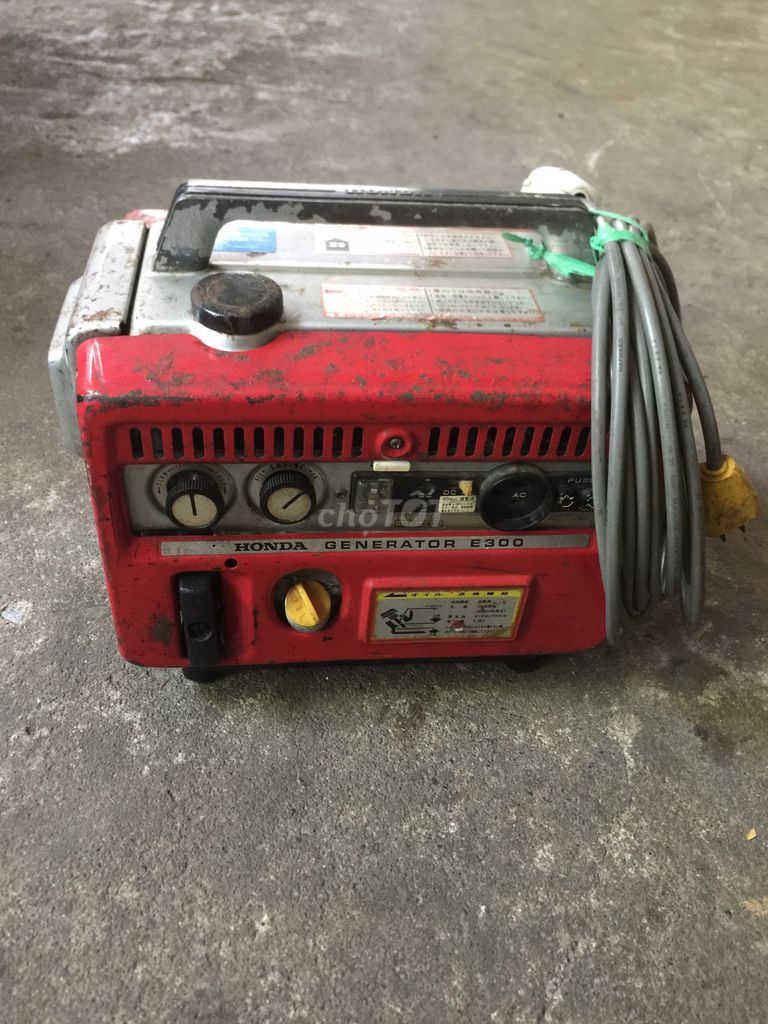 Máy phát điện Honda E300 Đỏ bạc. Mua bán Đồ chuyên dụng, Giống nuôi trồng tại Thành phố Dĩ An Bình Dương được đăng bởi ducanh hình 1