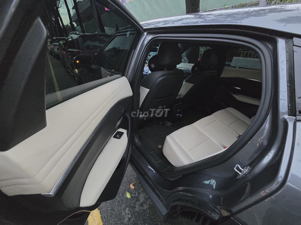 VinFast VF7 Plus 2 cầu trần kính Xám. Mua bán Ô tô tại Quận Phú Nhuận Tp Hồ Chí Minh được đăng bởi Tuấn Lê Xuân hình 4