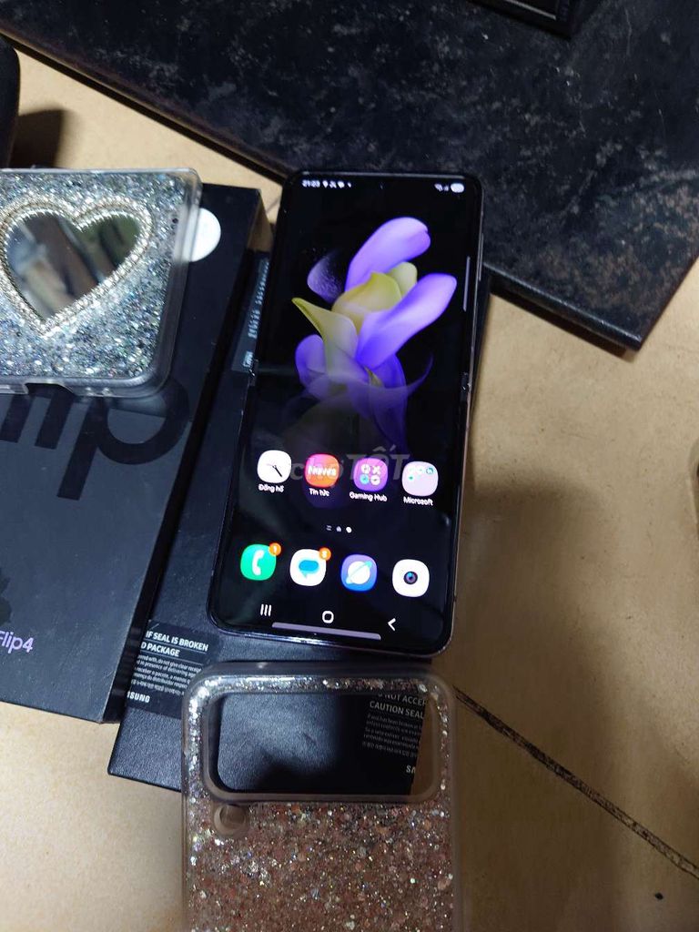 Samsung Galaxy Z Flip4 Tím. Mua bán Điện thoại tại Thành phố Thuận An Bình Dương được đăng bởi Tuấn vượng  hình 1