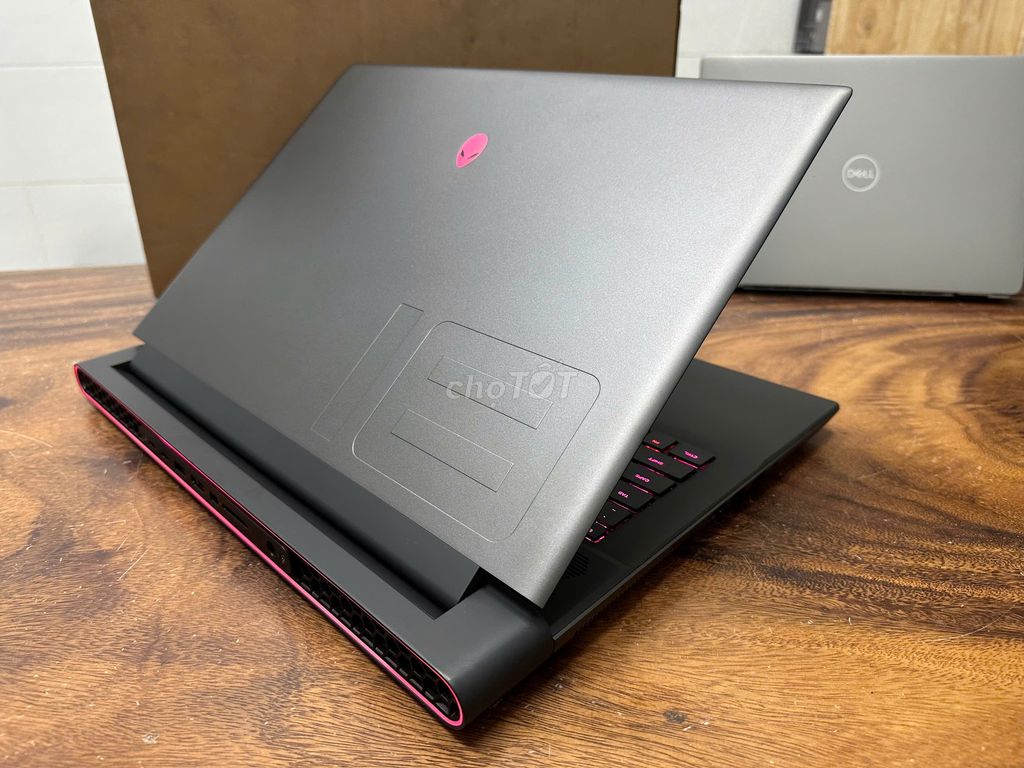 Dell Alienware M18 R2, core i9 14900HX, rtx4070. Mua bán Laptop tại Quận Tân Bình Tp Hồ Chí Minh được đăng bởi Nguyễn Phi triều hình 2