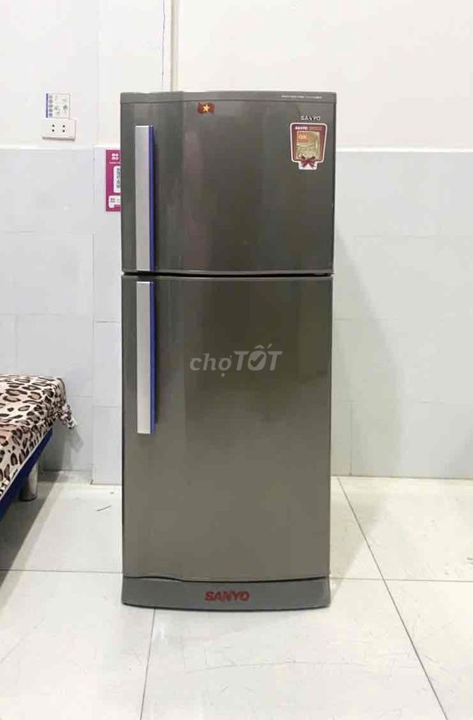 Thanh lý tủ lạnh Sanyo 180l