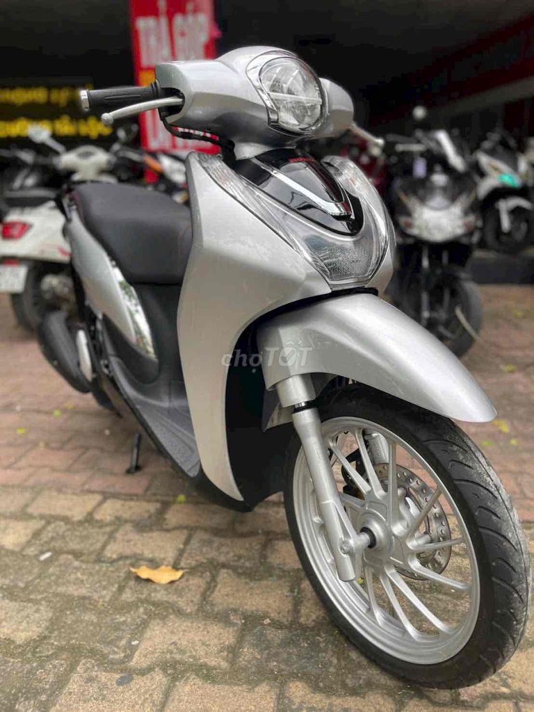 Honda SH Mode 2021 Bạc. Mua bán Xe máy tại Thành phố Biên Hòa Đồng Nai được đăng bởi Minh Hiền hình 3