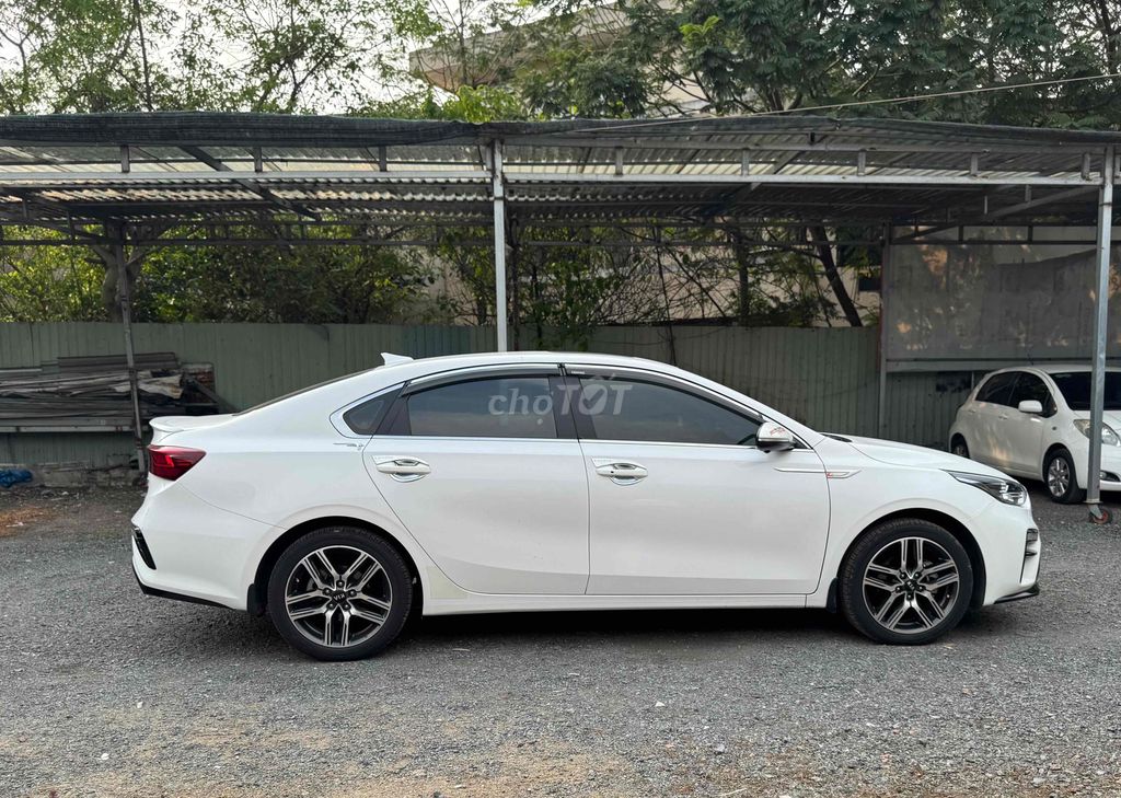 Kia Cerato 2021 2.0 AT PREMIUM - 28000 km. Mua bán Ô tô tại Quận Bình Tân Tp Hồ Chí Minh được đăng bởi Lê Hoàng Hải hình 7