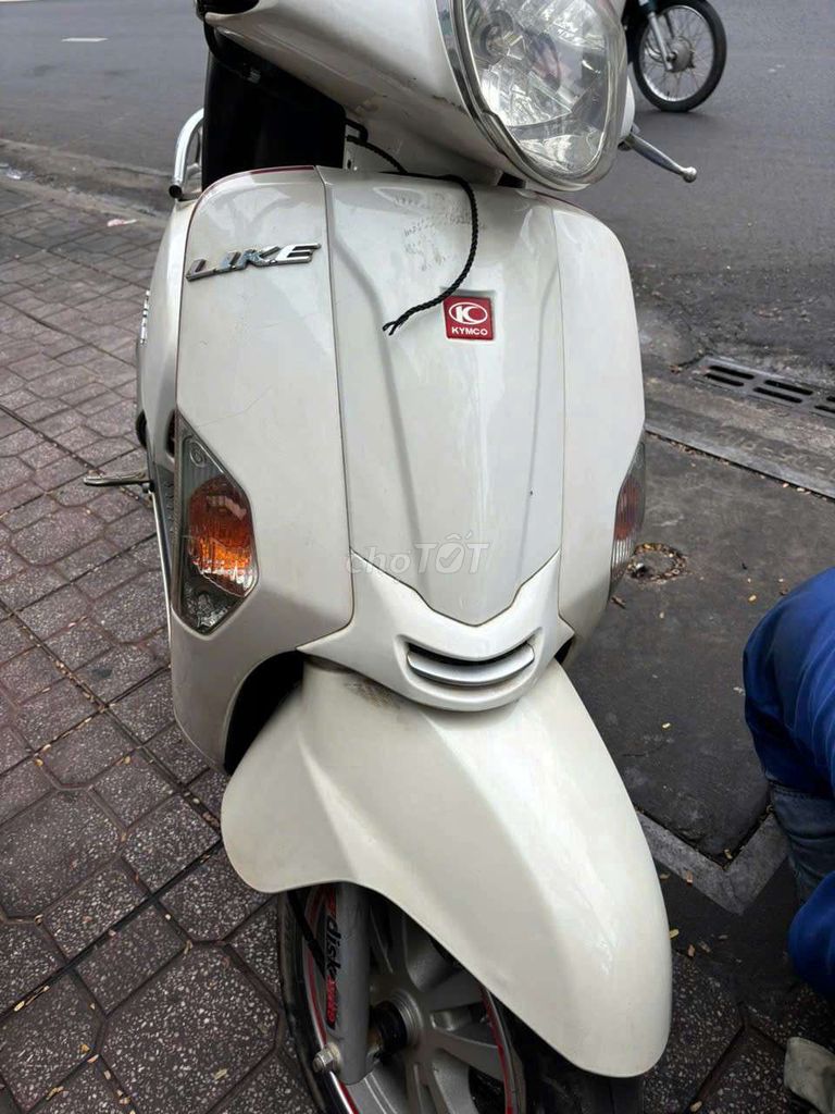 Xe Kymco Like 2013. Mua bán Xe máy tại Quận 6 Tp Hồ Chí Minh được đăng bởi Đỗ Quyên hình 1