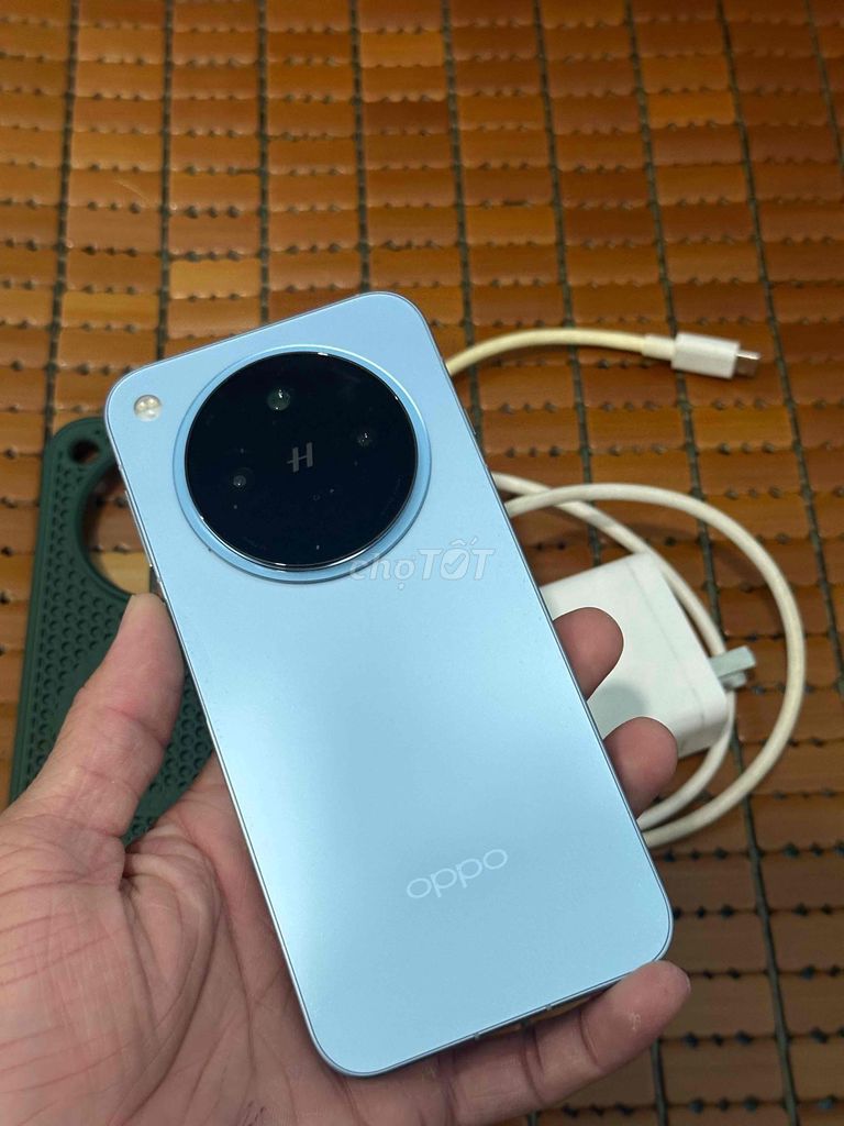 e cần bán Oppo find x8 ram 12/256 full zin. Mua bán Điện thoại tại Thành phố Thủ Dầu Một Bình Dương được đăng bởi Hoàng hải hình 1