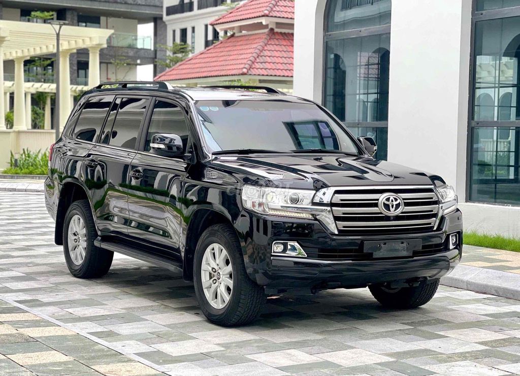 landcruiser LC 200 sản  xuất 2019 odo 6 vạn km. Mua bán Ô tô tại Quận 7 Tp Hồ Chí Minh được đăng bởi Lê Văn Độ hình 2