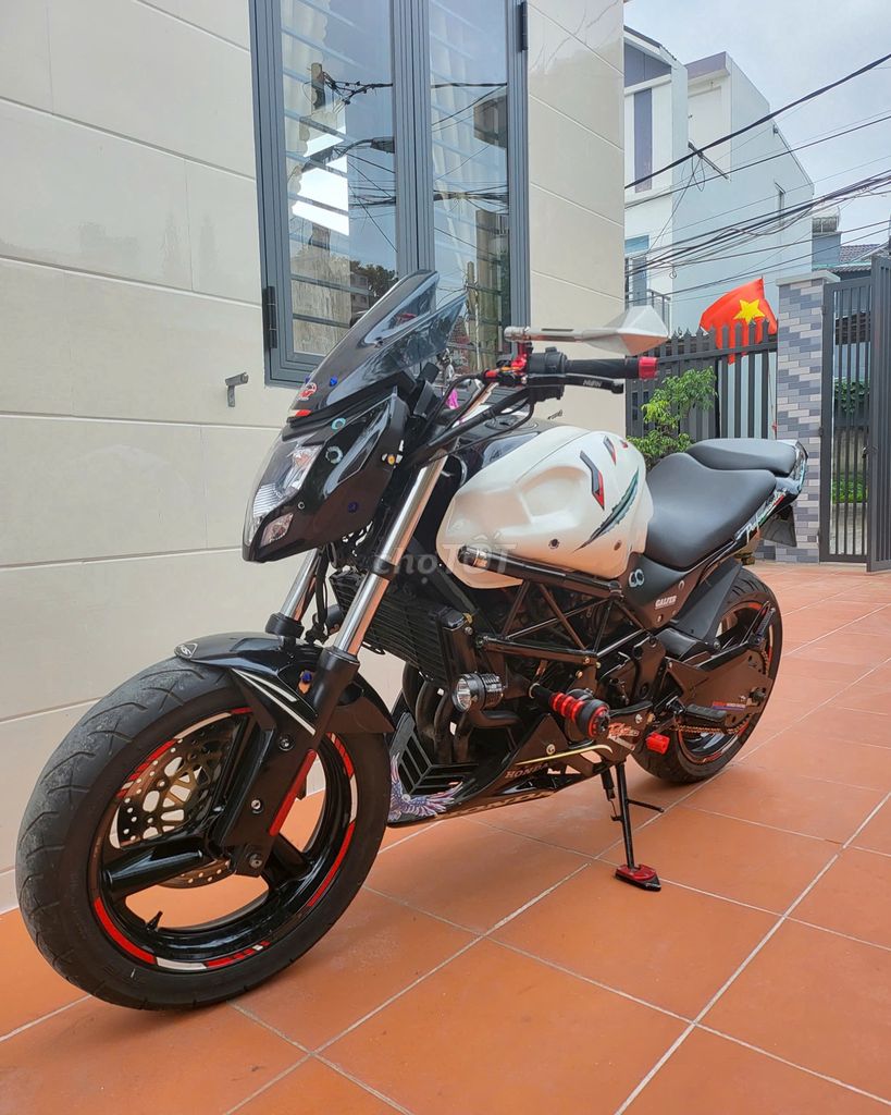 BÁN MÔ TÔ PKL HORNET 250cc- màu trắng- 95%. Mua bán Xe máy tại Quận Cẩm Lệ Đà Nẵng được đăng bởi lê thảo hình 4