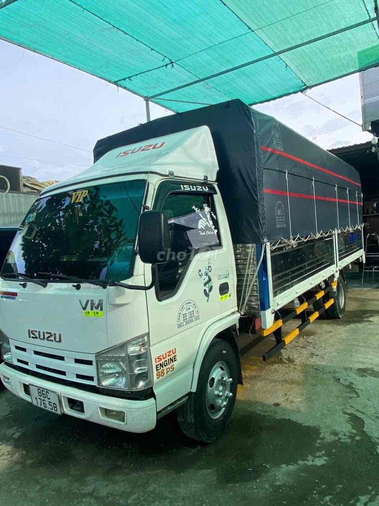 isuzu 2t thùng dài 6m2 5 bững mở máy lạnh .