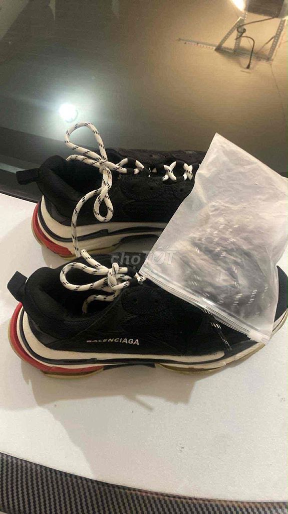 giày Balenciaga mua store mỹ mang được 2-3 lần. Mua bán Giày dép tại Quận Gò Vấp Tp Hồ Chí Minh được đăng bởi Hà hình 1