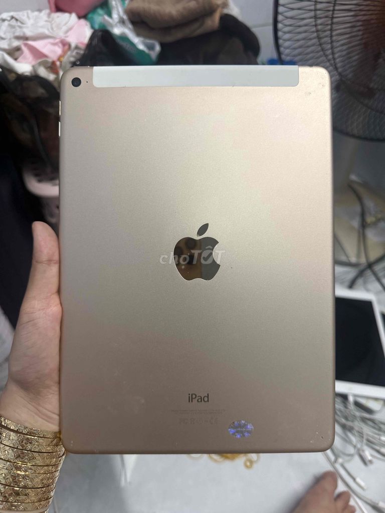Apple iPad Air 2 64GB Vàng full chức năng wifi-5g. Mua bán Máy tính bảng tại Quận 12 Tp Hồ Chí Minh được đăng bởi Trân  hình 1