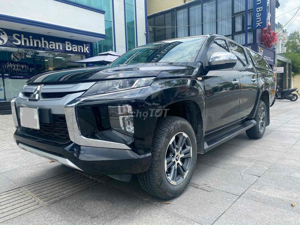 TRITON 4x2 AT GLX/Đen 2022/CHÍNH HÃNG/Odo 31.000km