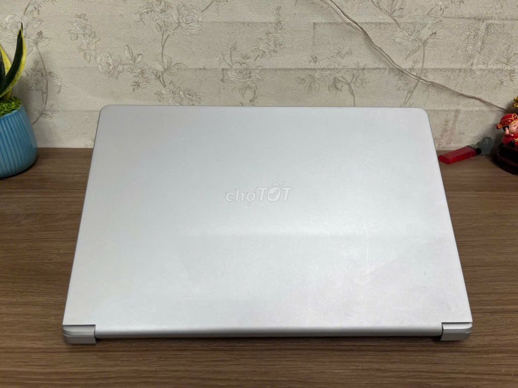 Laptop HANSUNG TFX4470H R7-4H|8|256|14in