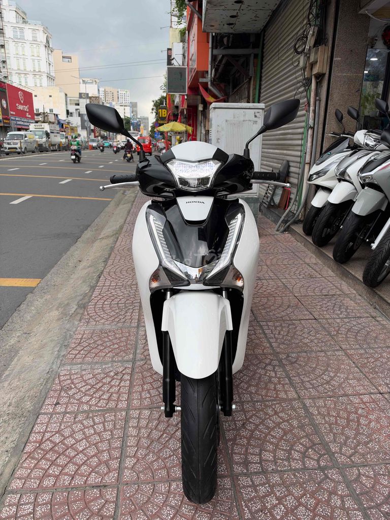 Honda SH 150i ABS 2018 Белый Черный 21 318 км Смена владельца сразу