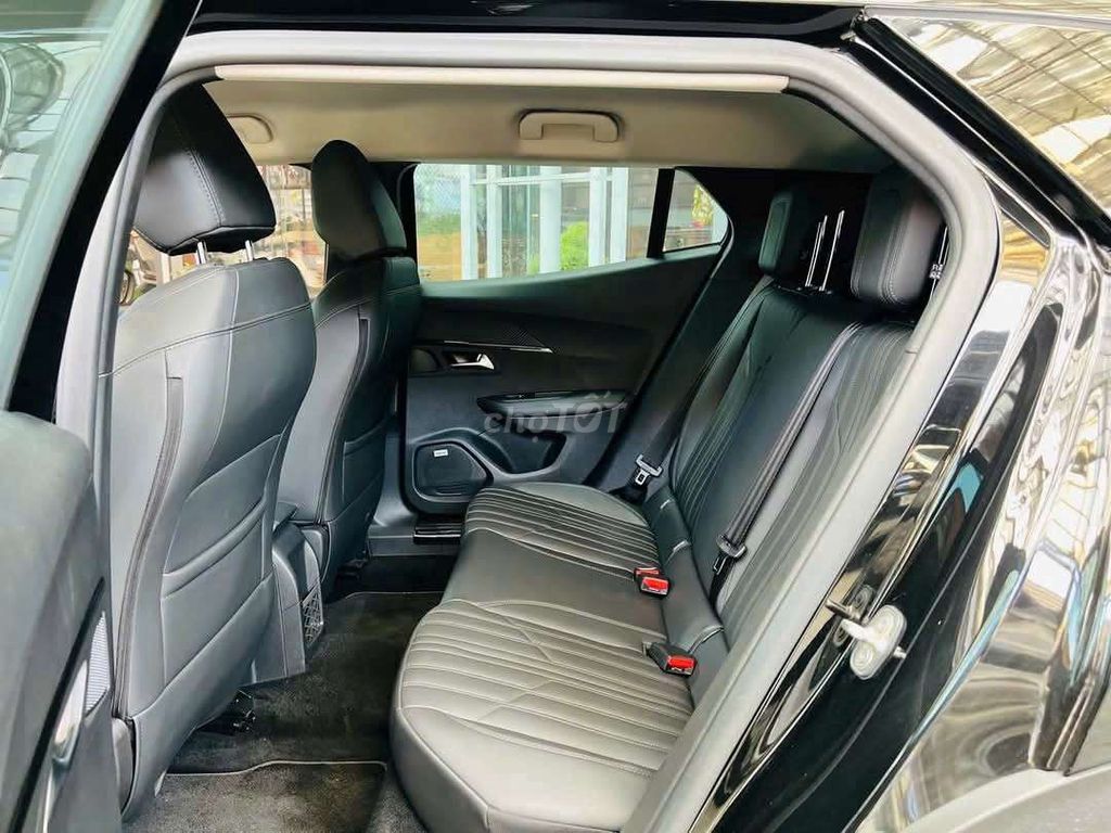 Peugeot 2008 GTline 1.2turbo sx 2022, lướt 4,5V. Mua bán Ô tô tại Thành phố Thủ Đức Tp Hồ Chí Minh được đăng bởi Đức Hưng Siêu thị ô tô Thủ Đức hình 16