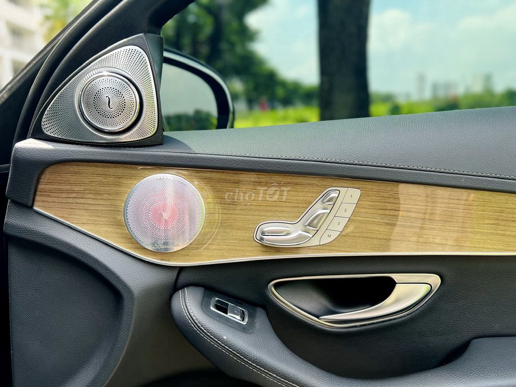 ❤️ 𝑴𝒆𝒓𝒄𝒆𝒅𝒆𝒔 𝑪250 𝑬𝒙𝒄𝒍𝒖𝒔𝒊𝒗𝒆 - 𝑩𝒍𝒂𝒄𝒌 𝑬𝒅𝒊𝒕𝒊𝒐𝒏. Mua bán Ô tô tại Quận 7 Tp Hồ Chí Minh được đăng bởi Tri Mercedes DNZ hình 11