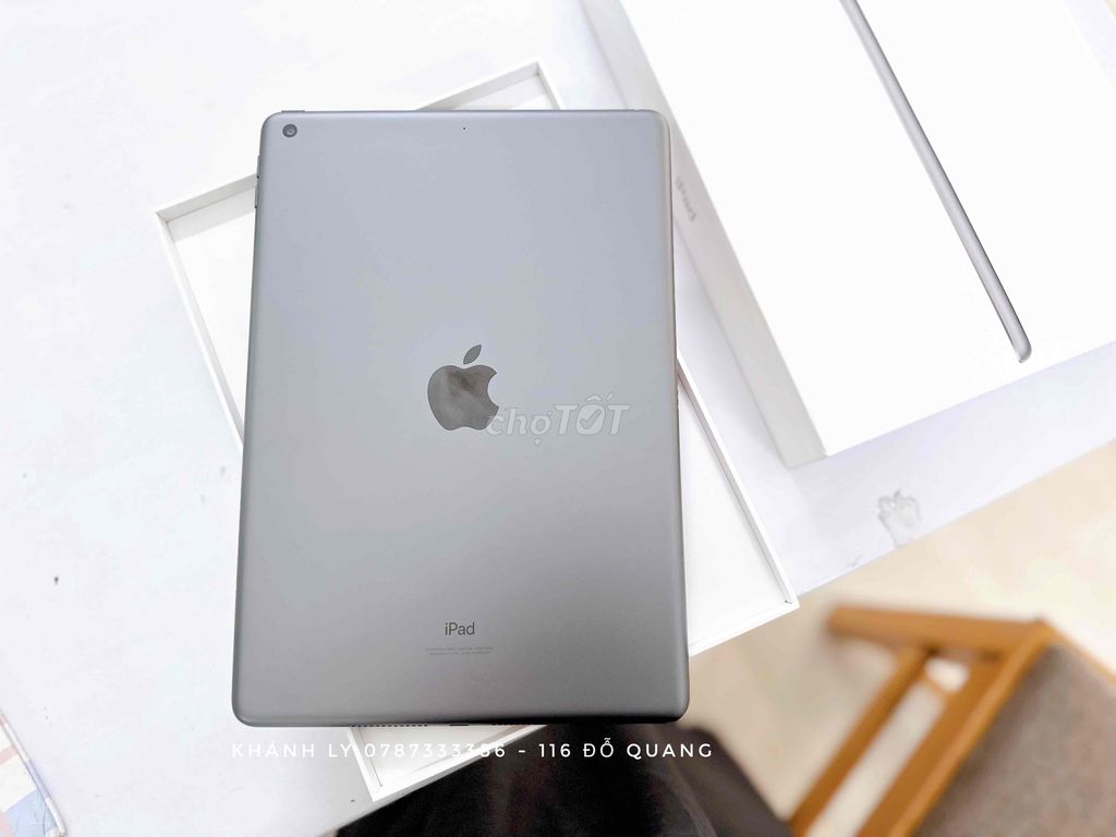 ipad Gen 9 64g wiffi sạc 2 lần Vn còn bh dài.