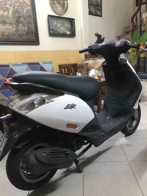 xe piagioo- zip mầu trắng chính chủ. Mua bán Xe máy tại Quận Hai Bà Trưng Hà Nội được đăng bởi Hùng Dũng