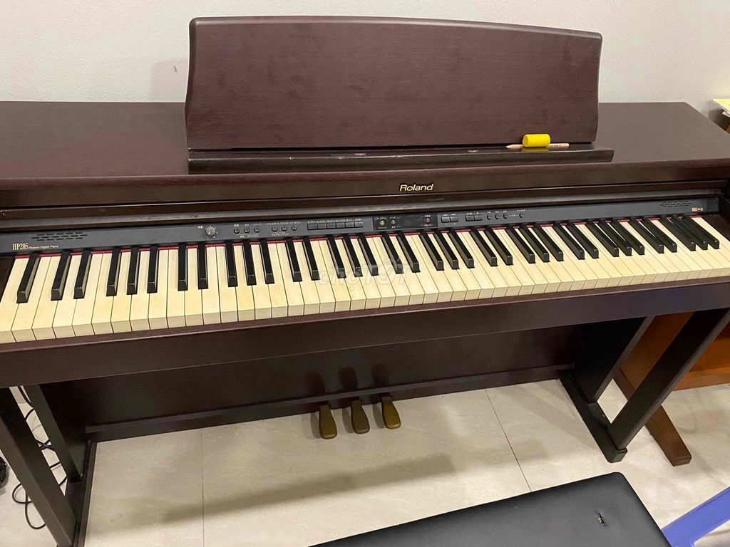 Piano Roland HP205