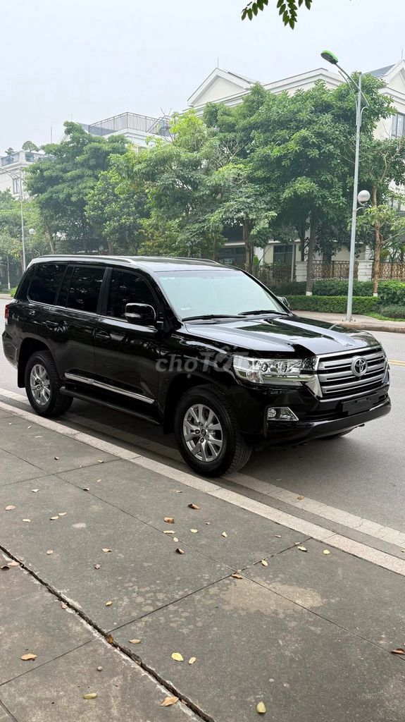 Toyota Land Cruiser 4.6 V8 sản xuất 2020,4 ghế MBS. Mua bán Ô tô tại Quận Bắc Từ Liêm Hà Nội được đăng bởi Mr Hợi  hình 2