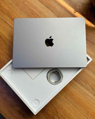 Macbook Air M2 8/256Gb Full Box đẹp nét như mới. Mua bán Laptop tại Thành phố Buôn Ma Thuột Đắk Lắk được đăng bởi Nguyễn Hữu Duy