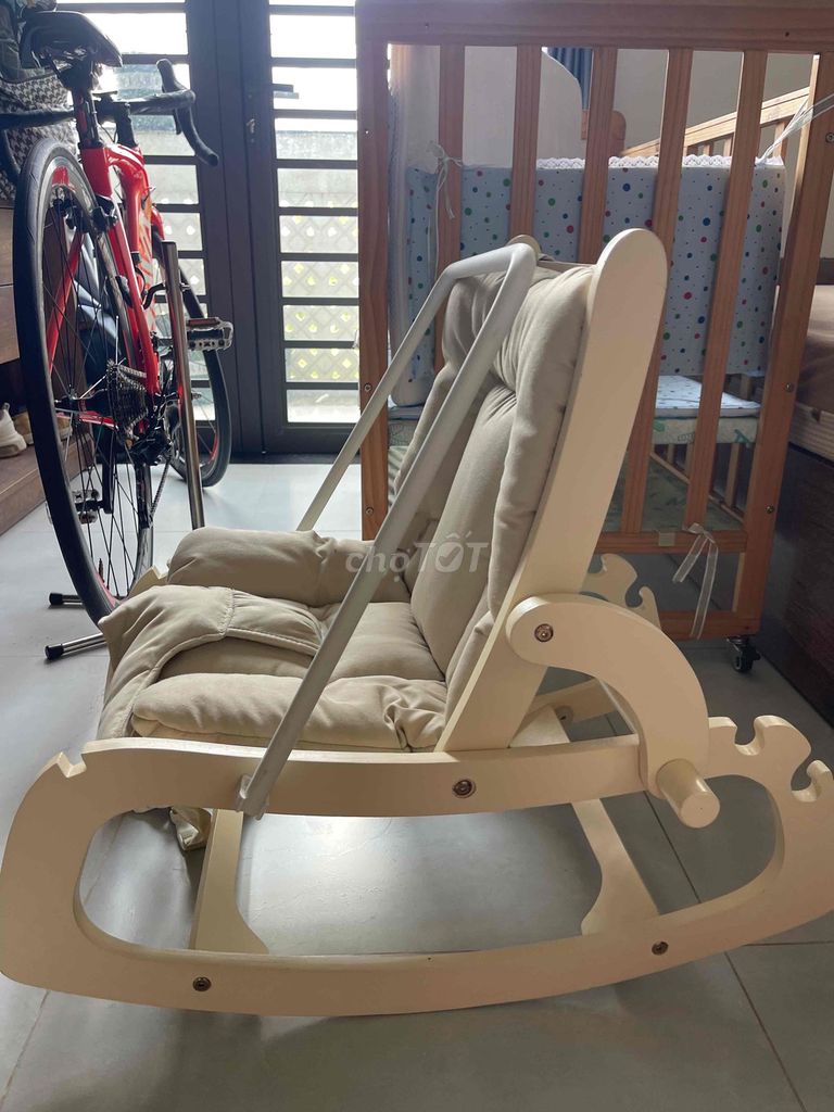 Ghế bập bênh trẻ em gỗ Kem. Mua bán Mẹ và bé tại Quận Bình Thuỷ Cần Thơ được đăng bởi HUNG CT hình 1