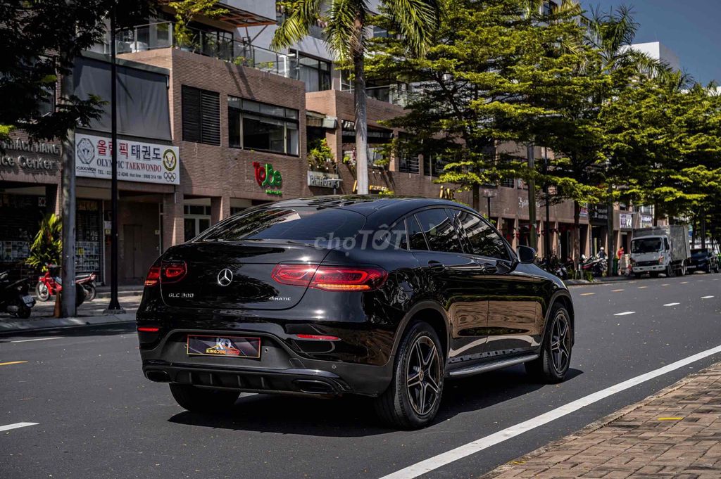 GLC300 COUPE - 2022 màu đen siêu ngầu đẹp xuất sắc. Mua bán Ô tô tại Quận 7 Tp Hồ Chí Minh được đăng bởi Dương Phương hình 7