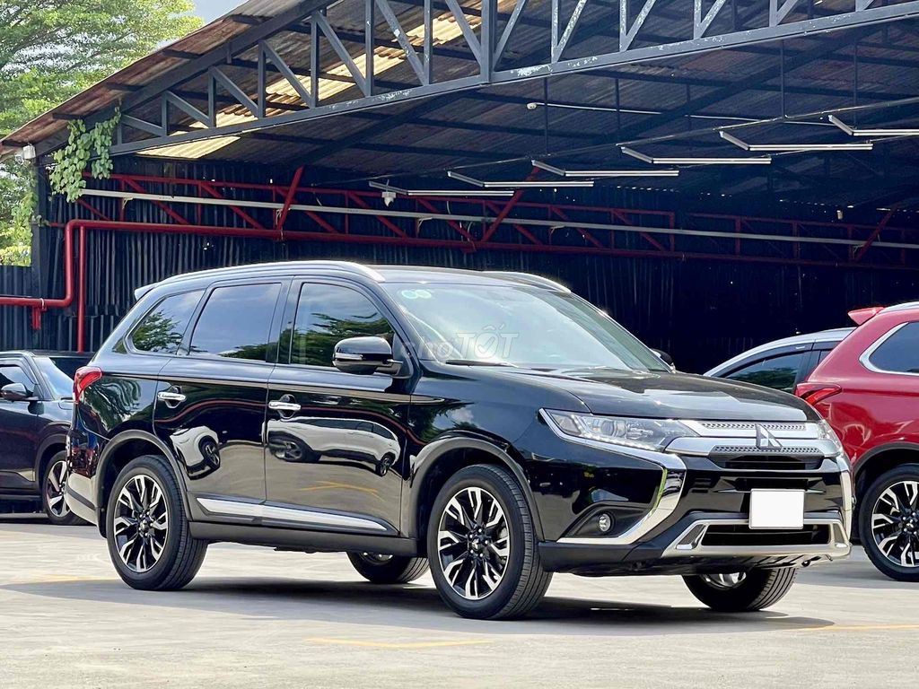 Outlander 2020 2.0 CVT - 22000km chủ đi ít giữ kỹ. Mua bán Ô tô tại Quận 8 Tp Hồ Chí Minh được đăng bởi Trường Nguyễn Chợ Tốt Xe Official Mall hình 1