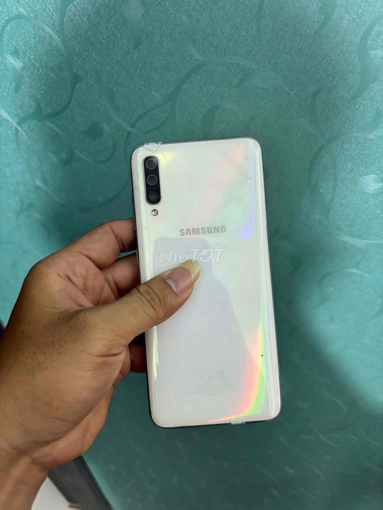 Samsung Galaxy A70 128GB Trắng. Mua bán Điện thoại tại Thành phố Bà Rịa Bà Rịa - Vũng Tàu được đăng bởi thanh lý hình 1