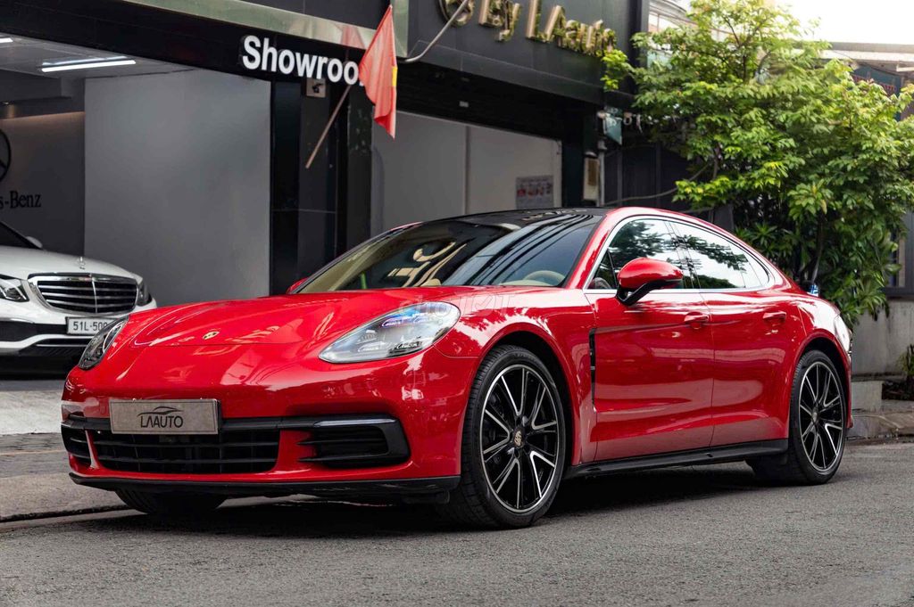 LONG ANH AUTO về Porsche Panamera model 2018. Mua bán Ô tô tại Quận 7 Tp Hồ Chí Minh được đăng bởi LongAnh AuTo  hình 1