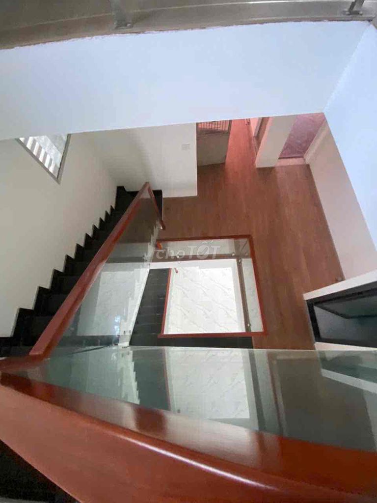 bán nhà 3 tâng MT Lê Duẩn. Mua bán nhà ở tại Quận Hải Châu Đà Nẵng được đăng bởi văn hình 4