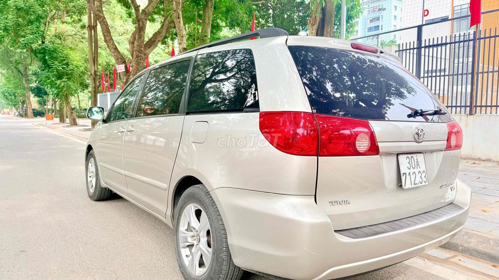 Toyota Sienna 3.5 V6 Nhập Mỹ. Mua bán Ô tô tại Quận Hoàng Mai Hà Nội được đăng bởi Phạm quang đồng hình 6