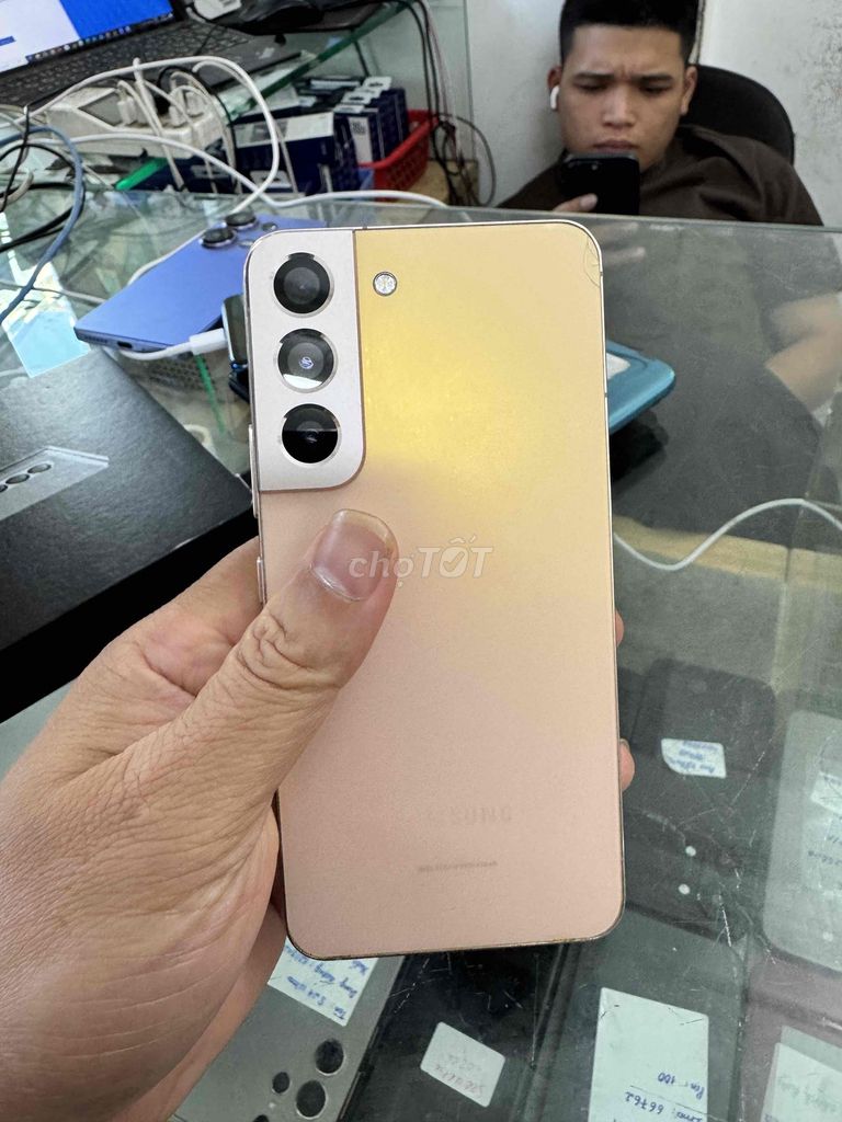 Samsung S22 128GB Vàng Mỹ Đã dùng. Mua bán Điện thoại tại Quận Đống Đa Hà Nội được đăng bởi Lê Khuyến hình 1