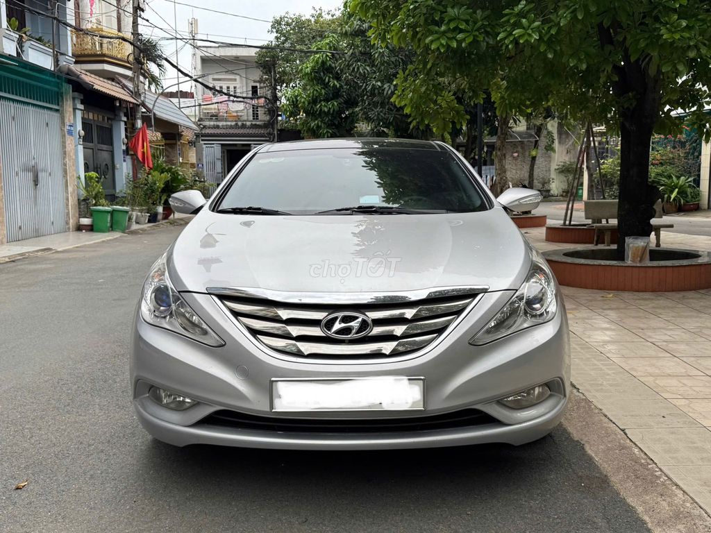 Hyundai Sonata 2012 2.0 AT - 68000 km cọp zin. Mua bán Ô tô tại Quận Gò Vấp Tp Hồ Chí Minh được đăng bởi Trần hình 2